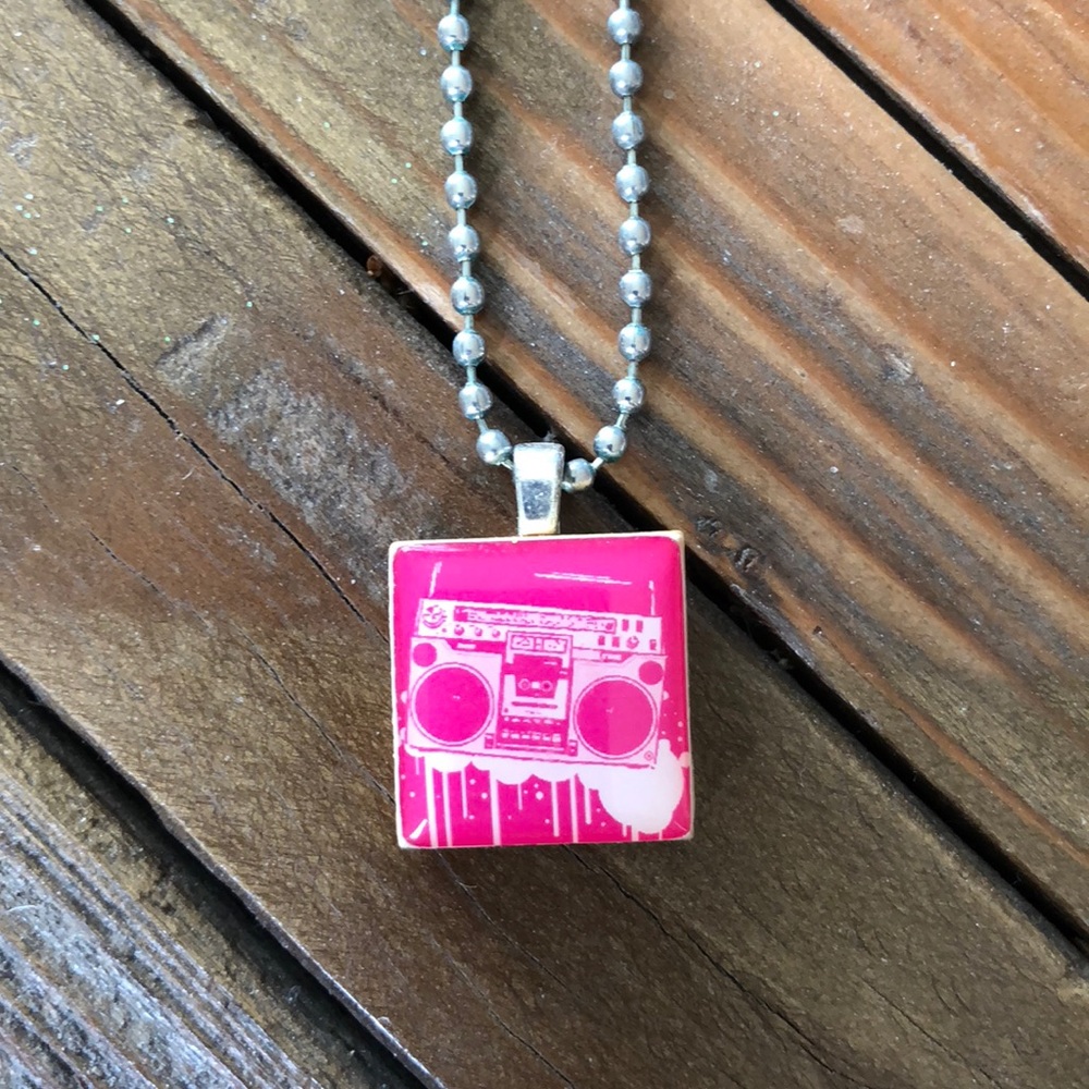 Retro ‘80s boom box necklace